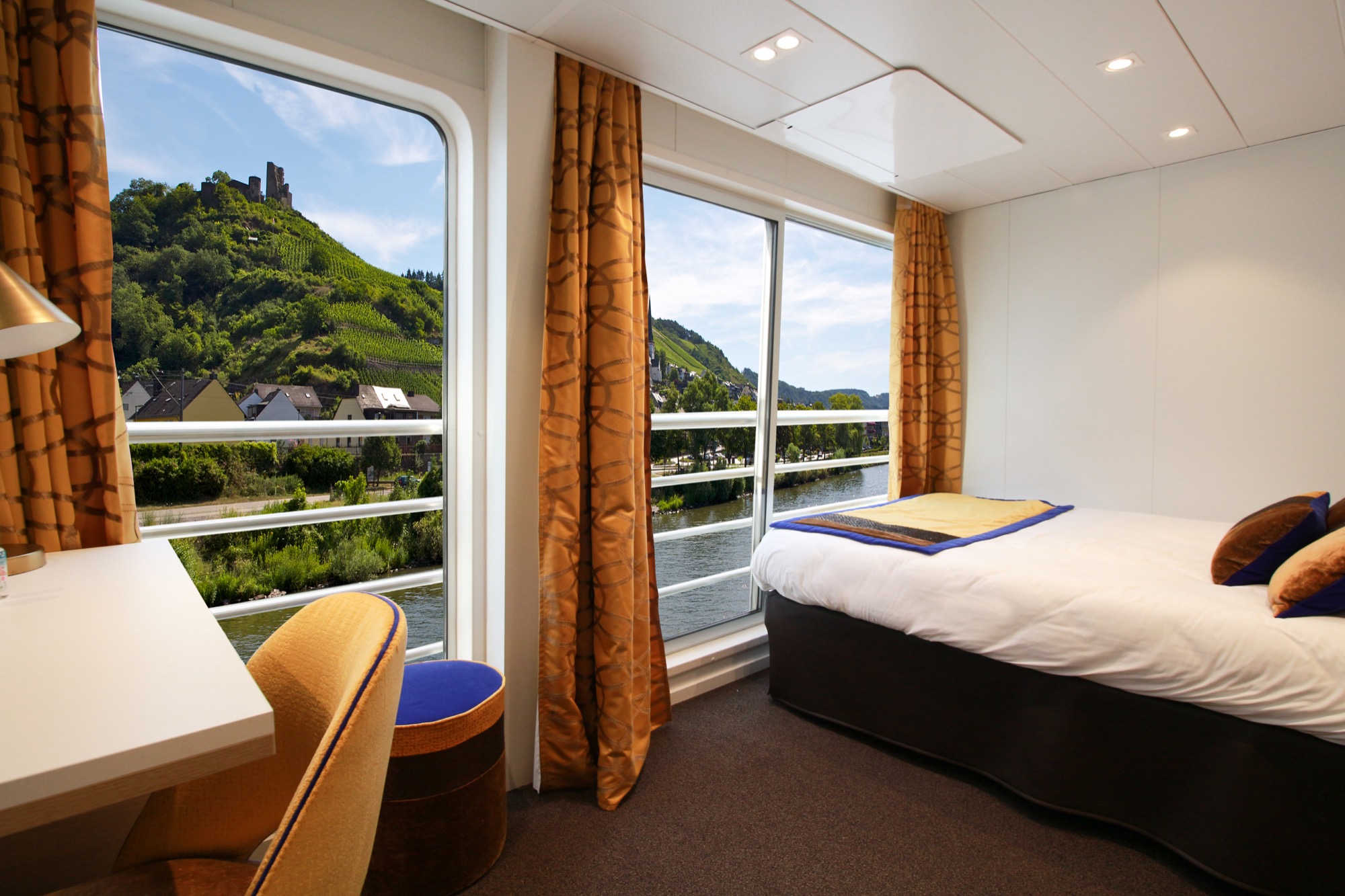 CroisiEurope MS Symphonie Accessible Cabin 2.jpg